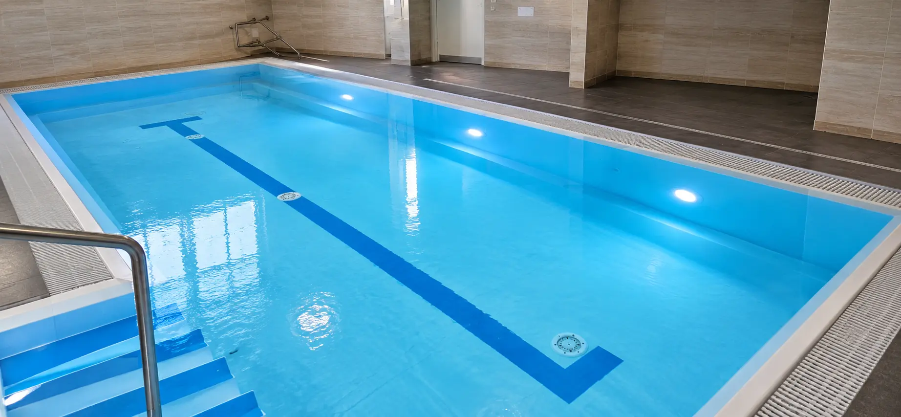 Plavecký bazén s automatizovaným riadením a technológiou AQUASPARK.